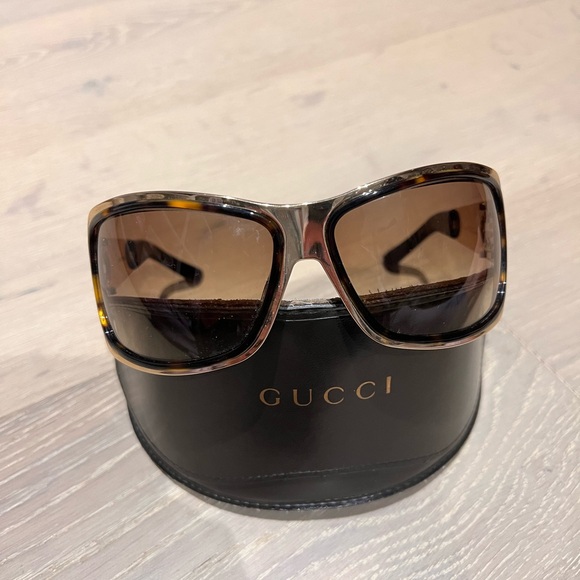 Gucci Sunglasses - Picture 3 of 9